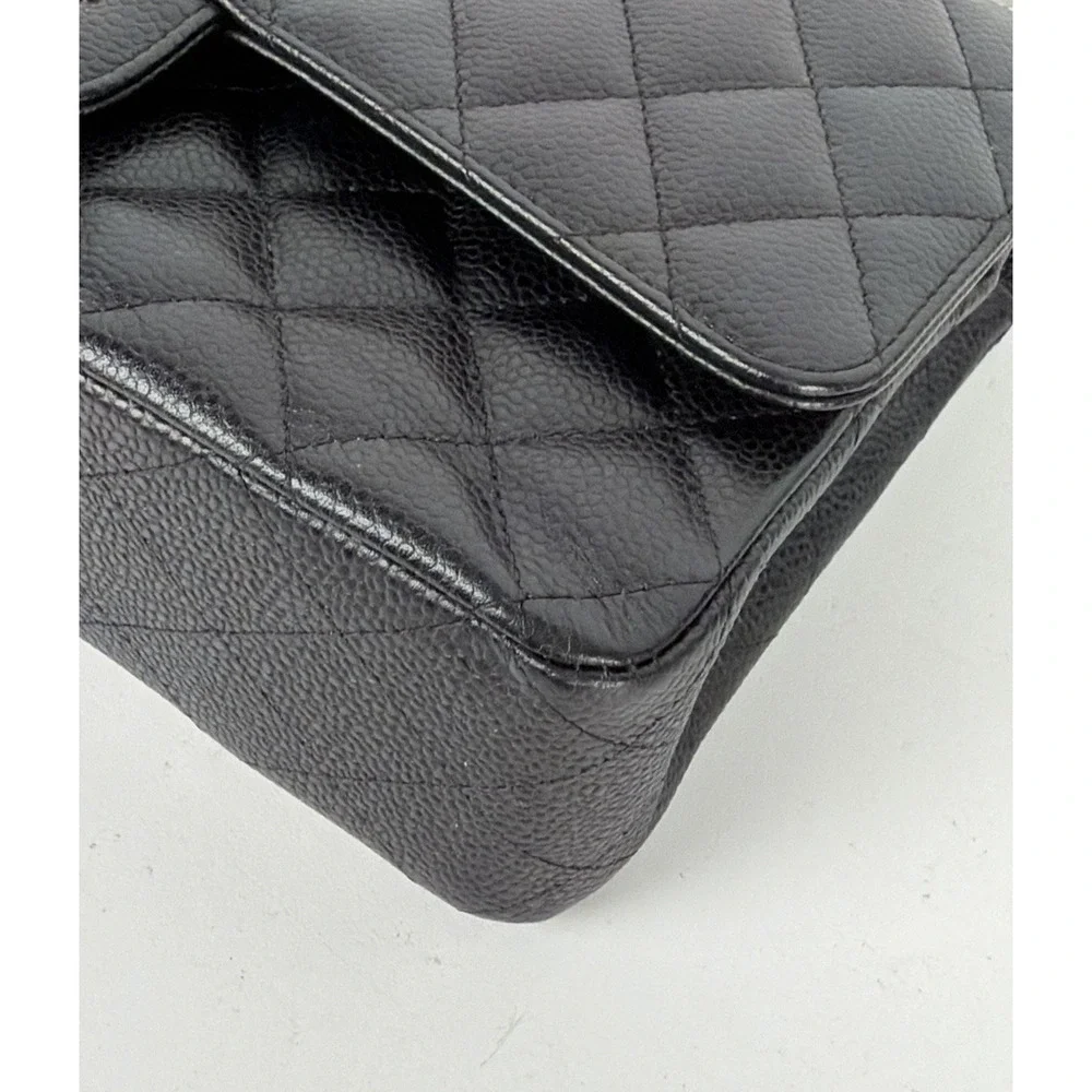 Chanel Classic Double Flap Shoulder Bag Medium in Black Caviar Leather 2012 D-04